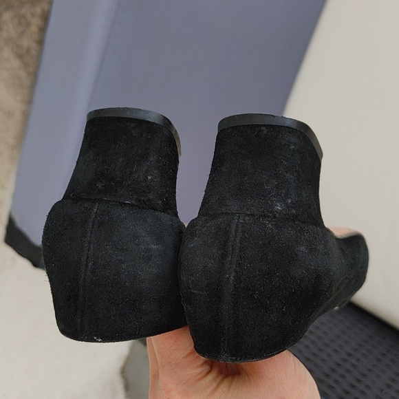 FERRAGAMO black suede slip on kitten heels logo 7 AA - Picture 12 of 15